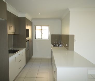 2/34 Blaxland Court - Photo 2