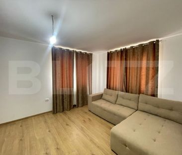 Vila solida Tractorul Coresi, spatii ample, teren 700 mp, ga - Photo 2