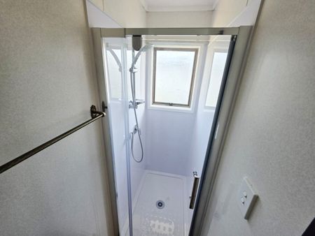 Walk to schools - Photo 5