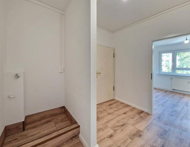 Walk-In-Dusche! Frisch renovierte 3-Zimmer-Wohnung im 2. OG! ** Ab 02-2026 ** - Photo 1