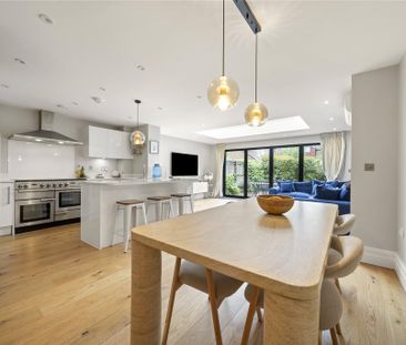 4 bedroom detached house to rent - Photo 3