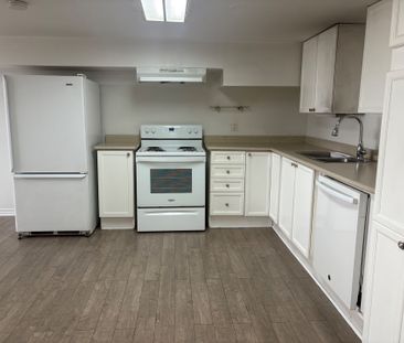 For Lease - 124 Avondale Boulevard, Brampton, Ontario - Photo 6