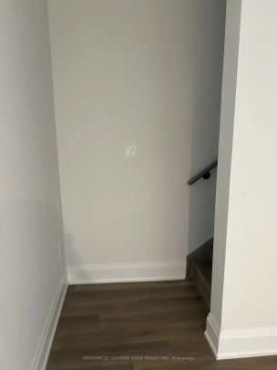 Detached Home For Lease | N9247650 - Photo 1