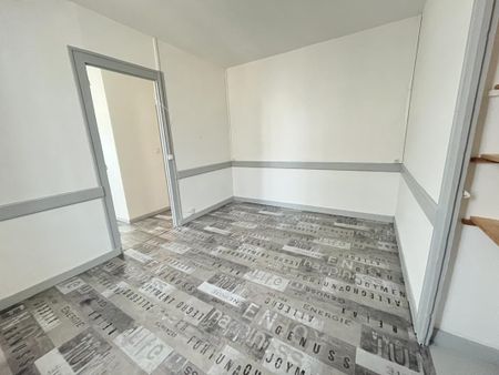 Appartement F1 en BON ETAT situé dans le centre de Veauche - Photo 3