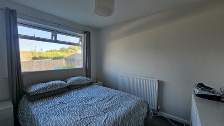 2 bedroom bungalow to rent - Photo 2