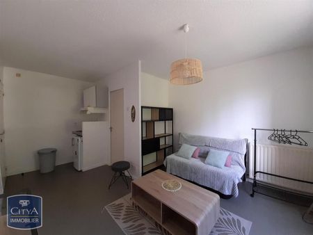 Location Appartement 1 pièce 17m² LAVAL 53000 - Photo 2