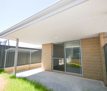 Brand New Three Bedroom Dual Living Property! - Photo 6