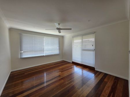 Delightful Family Home in Quiet Taree West Cul-de-Sac - Photo 4