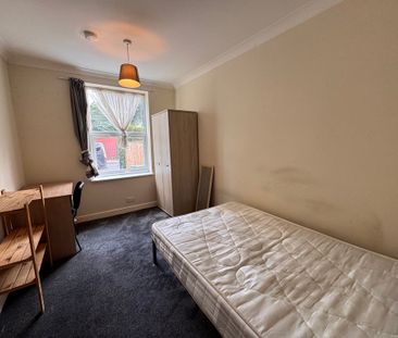 Alcuin Avenue, Tang Hall - P1097 - Photo 5