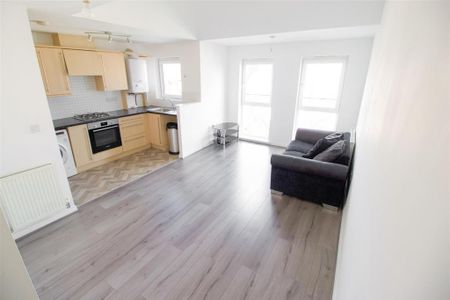 2 bedroom apartment to rent - Photo 3