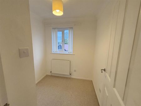 3 bedroom end of terrace house to rent - Photo 4