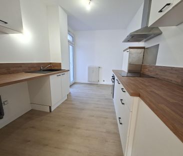 Location Appartement 4 pièces 92m² CHAMALIERES 63400 - Photo 1