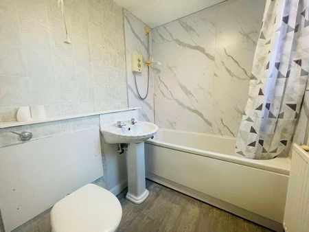 Meadow Lane, Stainforth, Doncaster, DN7 - Photo 2