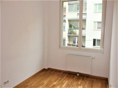 HOLBEINGASSE, 68 m2 Altbau, Wohnküche, 2 Zimmer, WG-geeignet, Komplettküche, Wannenbad, Parketten, 4. Liftstock - Foto 5