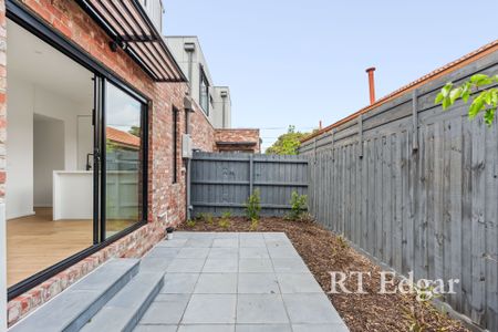 Thinking of selling? Contact our agent - Photo 2