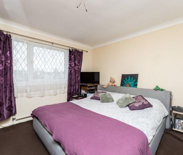 3 bedroom House To Let Total Size: 1051 SQ FT - Photo 5