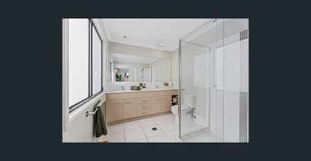 Beautiful 4-Bedroom Family Home - Modern Living - Photo 2