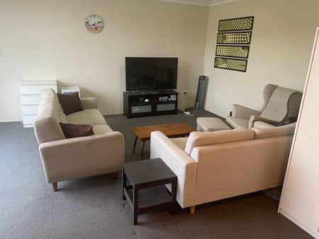 Beaconsfield - Photo 5