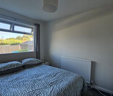 2 bedroom bungalow to rent - Photo 2