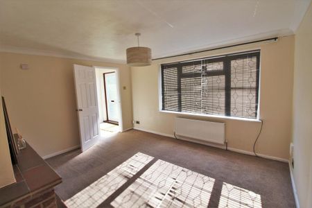 3 bedroom terraced house to rent - Photo 2