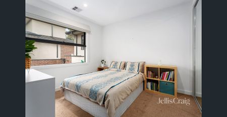 Modern 3-Bedroom Townhouse with Style, Space & Sunlight - Photo 4