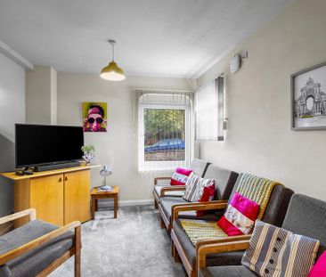 1 bedroom in a house share to rent - Photo 2