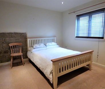 1 bedroom Flat To Let - Photo 4