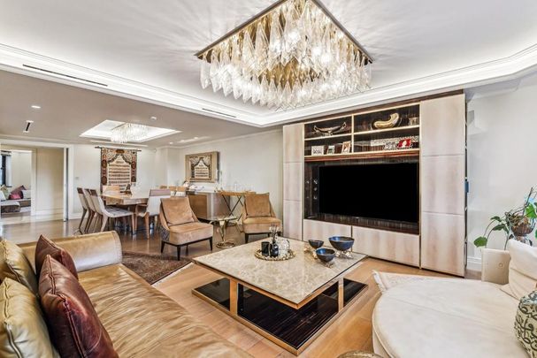 4 bedroom flat to rent - Photo 1