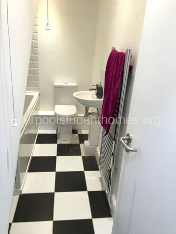 Jubilee Drive, Liverpool - Photo 5