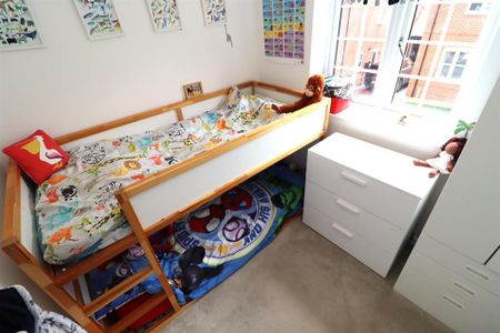 4 bedroom detached house to rent - Photo 4