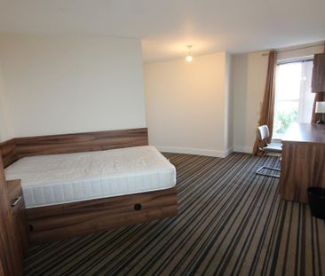 5 bedroom flat to rent - Photo 6