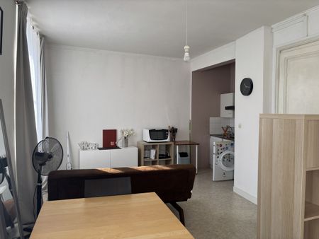 Location Appartement 1 pièce 32m² BORDEAUX 33000 - Photo 2