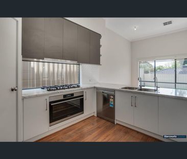 Moden 4 Bedroom Home in Surrey Downs - Photo 6