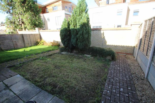 Katherine Close, HP3 9QT, Hemel Hempstead - Photo 1