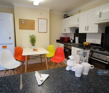 1 bedroom in a house share to rent - Photo 1
