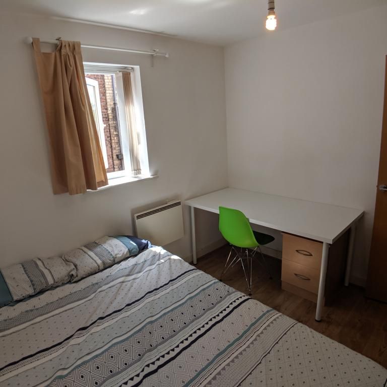 3 bedroom flat to rent - Photo 1