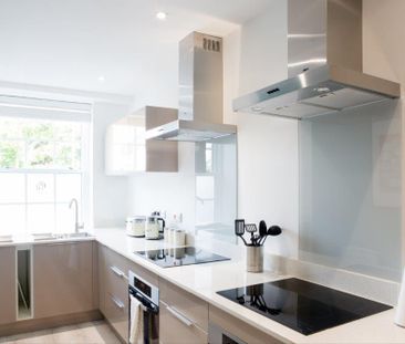 Room For Rent 16 Hampshire Terrace, Portsmouth - Photo 1