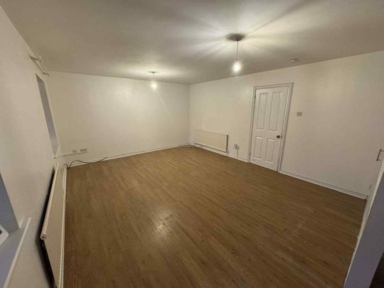 3 bedroom end of terrace house to rent - Photo 1