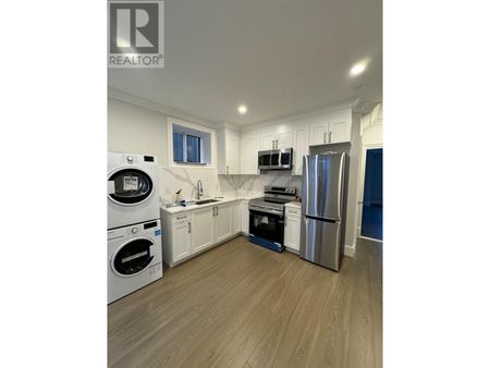 B 3808 W 17TH AVENUE, Vancouver, British Columbia - Photo 2