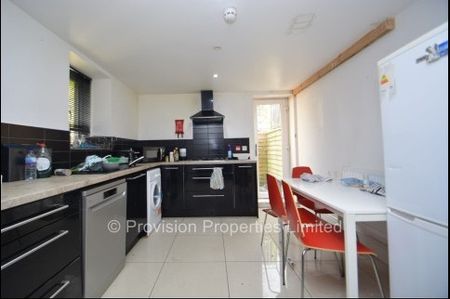 4 bed student properties Leeds - Photo 3