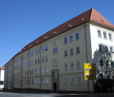 Mittendrin wohnen: Zentrale 3-Zimmer-Wohnung (3. OG) – Perfekt für ... - Photo 4