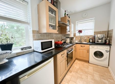 1 bed flat to rent in Foxheath, Wayland Close, Bracknell, Berkshire, RG12 9LF - Photo 4