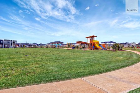 2 Angelina Terrace, Truganina VIC 3029 - Townhouse For Rent | Domain - Photo 3