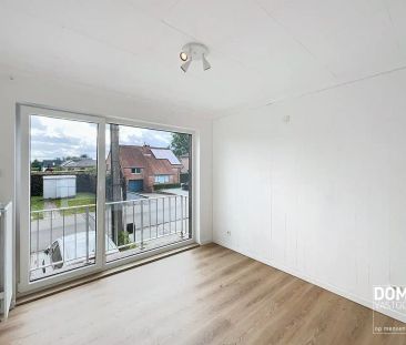 Gerenoveerde woning met tuin en inpandige garage gelegen te Spalbee... - Photo 1