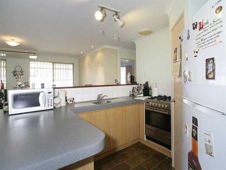 3 Lakewook Cove, Kenwick WA 6107 - House For Rent - $680 | Domain - Photo 5