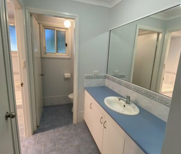 Family-Friendly Rental Home in Narromine – Perfect for Your Next Ch... - Photo 5