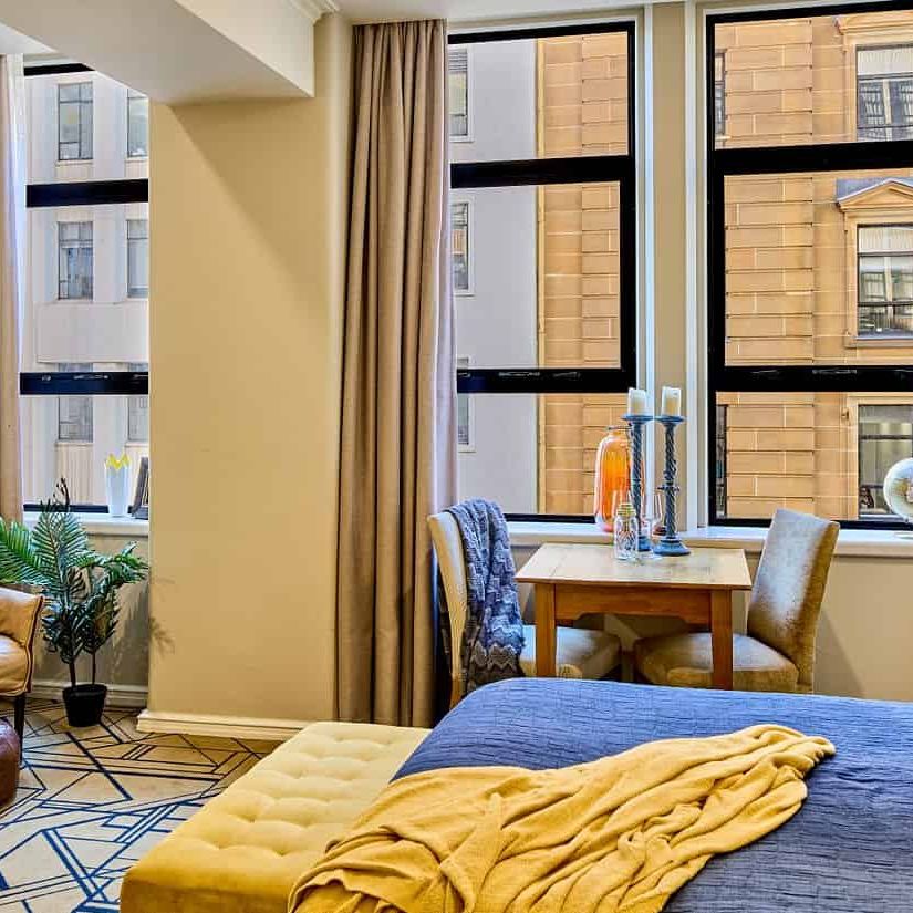 Historic and Beautifully Furnished City Apartment - Photo 1