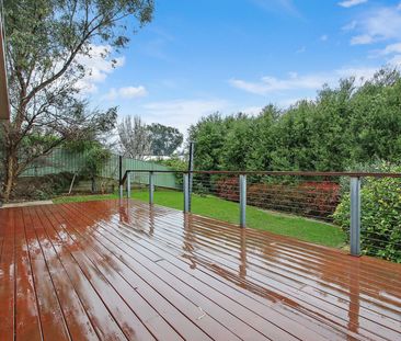 SPACIOUS FAMILY HOME WITH ADDED SELF-CONTAINED UNIT - Photo 3