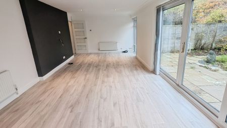 3 bedroom House To Let - Photo 4