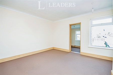 3 bedroom house to rent Hall Road, Lowestoft, NR32 - Photo 5